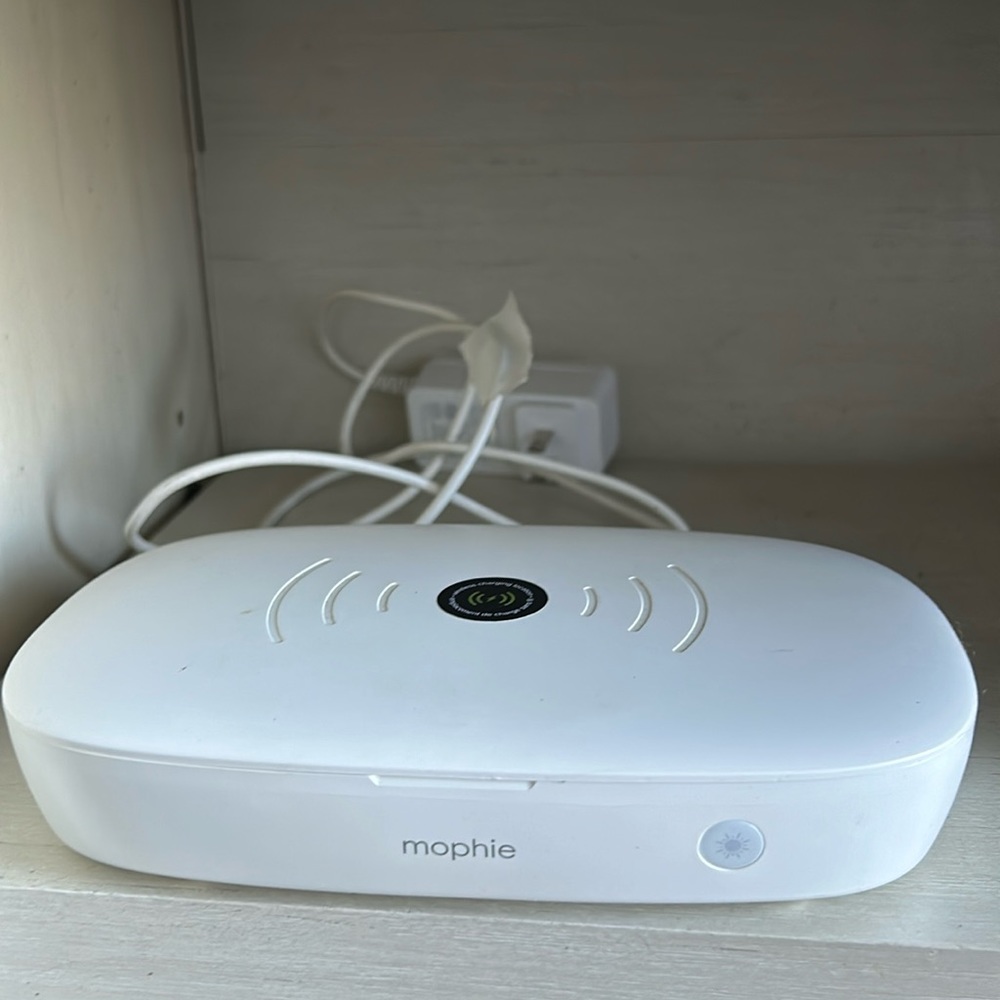 Mophie UV Sanitizer w/wireless charging